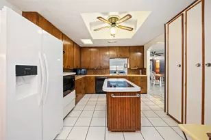 7518 Magnolia St, Houston, TX 77023 - Photo 9