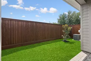 16045 Hayes Pk Dr, Houston, TX 77079 - Photo 3