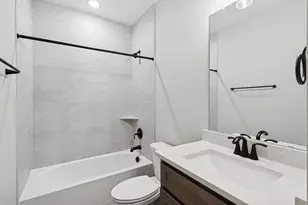 16045 Hayes Pk Dr, Houston, TX 77079 - Photo 25