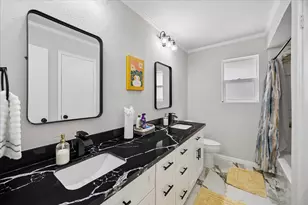 2930 Riata Ln, Houston, TX 77043 - Photo 19