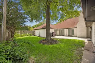2930 Riata Ln, Houston, TX 77043 - Photo 5