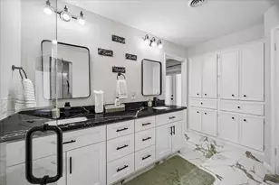 2930 Riata Ln, Houston, TX 77043 - Photo 27