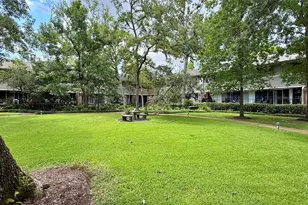 624 S Ripple Creek Dr, Houston, TX 77057 - Photo 21