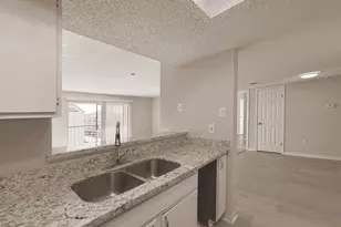 2816 S Bartell Dr, Houston, TX 77054 - Photo 5