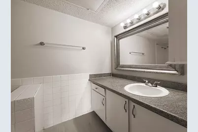 2816 S Bartell Drive #34, Houston, TX 77054 - Photo 19