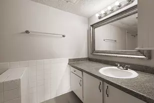 2816 S Bartell Dr, Houston, TX 77054 - Photo 19