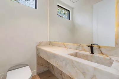 46 W Broad Oaks Dr, Houston, TX 77056 - Photo 9