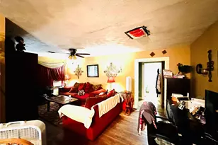 1217 4th Ave S, Texas City, TX 77590 - Photo 5
