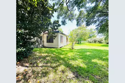 1217 4th Avenue S, Texas City, TX 77590 - Photo 7