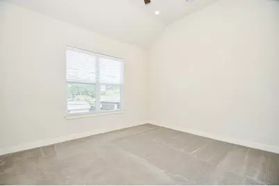 135 Knightsbridge Park Lane, Houston, TX 77018 - Photo 13