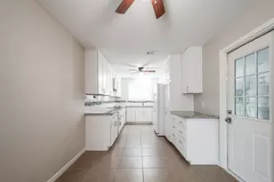 122 Honeysuckle Dr, Baytown, TX 77520 - Photo 15