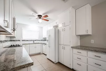 122 Honeysuckle Drive, Baytown, TX 77520 - Photo 17