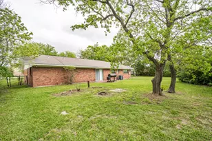 122 Honeysuckle Dr, Baytown, TX 77520 - Photo 31