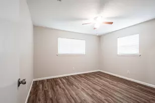 122 Honeysuckle Dr, Baytown, TX 77520 - Photo 23