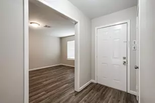 122 Honeysuckle Dr, Baytown, TX 77520 - Photo 9