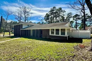 200 Broken Bough Ln, Conroe, TX 77304 - Photo 7