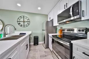 7600 Seawall Blvd, Galveston, TX 77551 - Photo 9