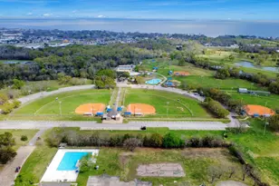 1010 Gardenwalk Dr, La Porte, TX 77571 - Photo 35