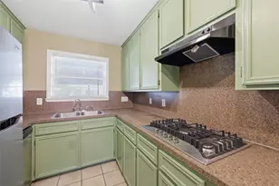 412 S 4th 1/2 St, Nederland, TX 77627 - Photo 5