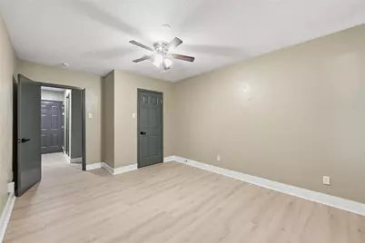 412 S 4th 1/2 Street, Nederland, TX 77627 - Photo 9