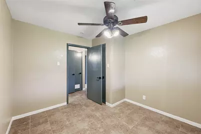 412 S 4th 1/2 Street, Nederland, TX 77627 - Photo 11