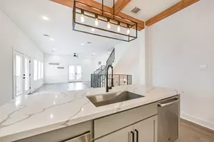 1039 W 24th St, Houston, TX 77008 - Photo 15