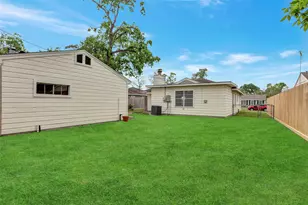 1343 Gardenia Dr, Houston, TX 77018 - Photo 25