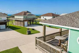 4305 Bolivar Cir, Port Bolivar, TX 77650 - Photo 3