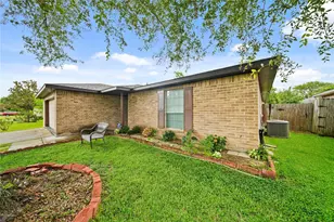 10431 Odessa Dr, Sugar Land, TX 77498 - Photo 3