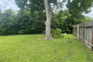 2324 14th Ave N, Texas City, TX 77590 - Photo 9