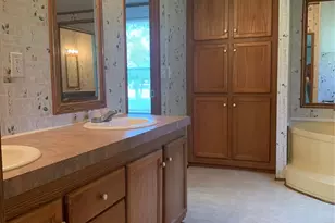 9650 Creek Vista Ln, Willis, TX 77378 - Photo 9