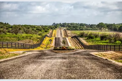 14804 Childress Ranch Dr, Washington, TX 77880 - Photo 5