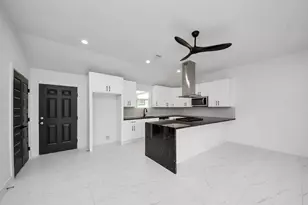 213 W 8th St, Deer Park, TX 77536 - Photo 9