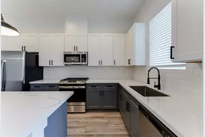7712 Johanna Park Drive, Houston, TX 77055 - Photo 9