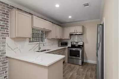 5018 Wilmington Street, Houston, TX 77033 - Photo 5