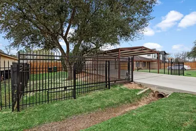 5018 Wilmington Street, Houston, TX 77033 - Photo 21