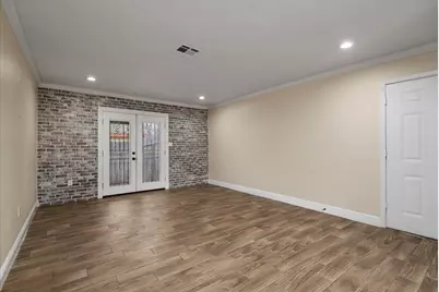 5018 Wilmington Street, Houston, TX 77033 - Photo 3