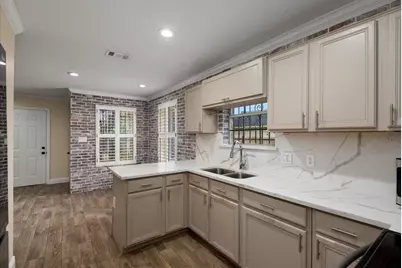 5018 Wilmington Street, Houston, TX 77033 - Photo 7