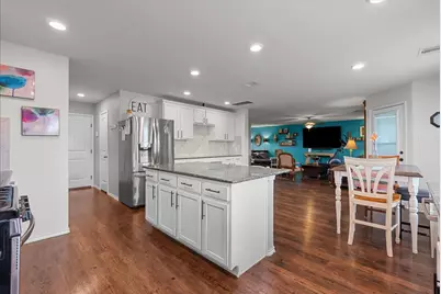356 Century Oaks Lane, Hitchcock, TX 77568 - Photo 11