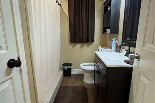6111 Beldart St, Houston, TX 77033 - Photo 11