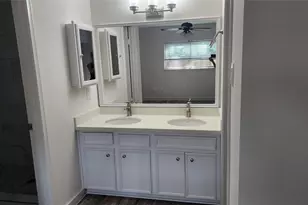 43 Dew Fall Ct, The Woodlands, TX 77380 - Photo 11