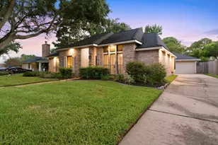 911 Sugardale Ct, Sugar Land, TX 77498 - Photo 3