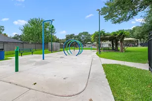911 Sugardale Ct, Sugar Land, TX 77498 - Photo 37