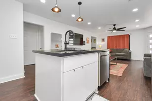 4841 Clover St, Houston, TX 77033 - Photo 5