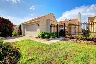 11842 Spring Grove Dr, Houston, TX 77099 - Photo 3