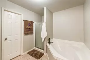 9423 Ivory Trail Ln, Rosharon, TX 77583 - Photo 11