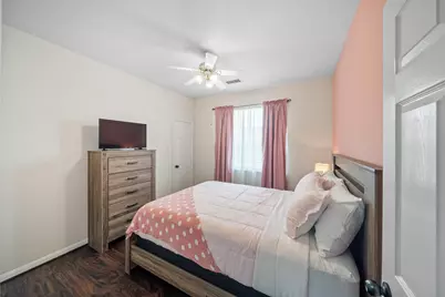 6 W Prairie Dawn Circle, The Woodlands, TX 77385 - Photo 13
