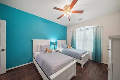 6 W Prairie Dawn Circle, The Woodlands, TX 77385 - Photo 11