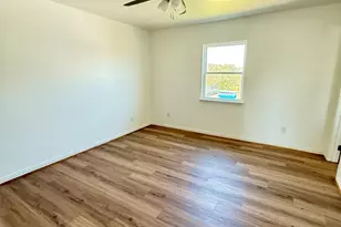 143 Bastrop Bayou Dr, Angleton, TX 77515 - Photo 23