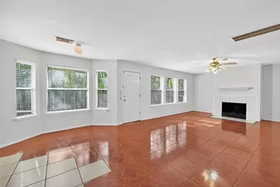 8366 Golf Green Circle, Houston, TX 77036 - Photo 9